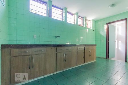 Casa à venda com 463m², 6 quartos e 6 vagas Casa à venda com 463m², 6 quartos e 6 vagasCozinha