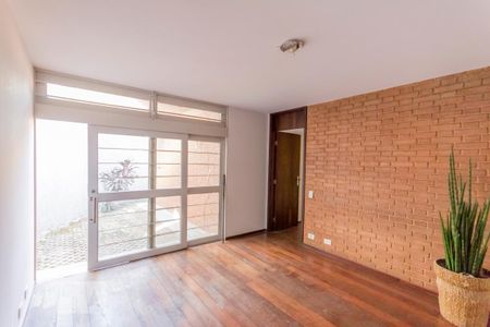 Casa à venda com 463m², 6 quartos e 6 vagas Casa à venda com 463m², 6 quartos e 6 vagasSala 2