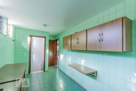 Casa à venda com 463m², 6 quartos e 6 vagas Casa à venda com 463m², 6 quartos e 6 vagasCozinha