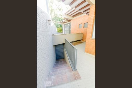 Casa à venda com 463m², 6 quartos e 6 vagas Casa à venda com 463m², 6 quartos e 6 vagasEntrada