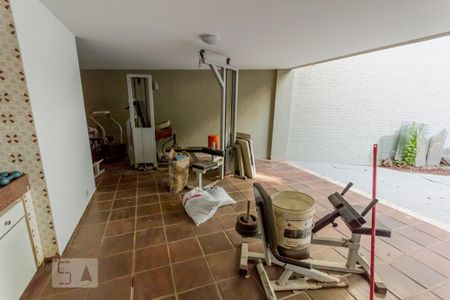 Casa à venda com 463m², 6 quartos e 6 vagas Casa à venda com 463m², 6 quartos e 6 vagasGaragem