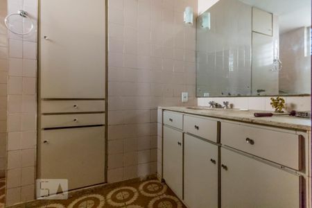 Casa à venda com 463m², 6 quartos e 6 vagas Casa à venda com 463m², 6 quartos e 6 vagasSuíte do quarto 2
