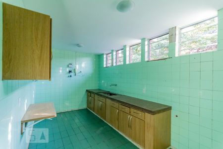 Casa à venda com 463m², 6 quartos e 6 vagas Casa à venda com 463m², 6 quartos e 6 vagasCozinha
