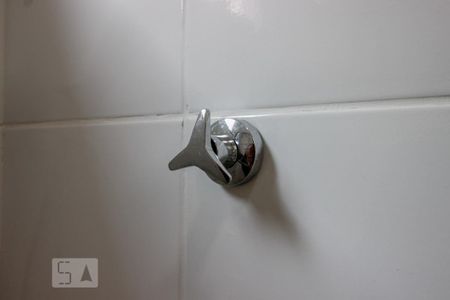 Banheiro de apartamento para alugar com 2 quartos, 45m² em Camorim, Rio de Janeiro