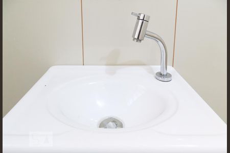 Casa à venda com 282m², 4 quartos e 4 vagasBanheiro