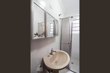 Banheiro de casa para alugar com 2 quartos, 89m² em Jaguaribe, Osasco