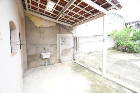 Casa à venda com 120m², 3 quartos e 4 vagasÁrea de Serviço