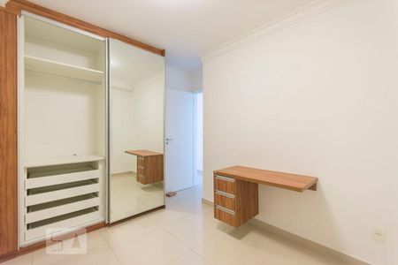 Quarto de apartamento para alugar com 2 quartos, 76m² em Vila Olímpia, São Paulo