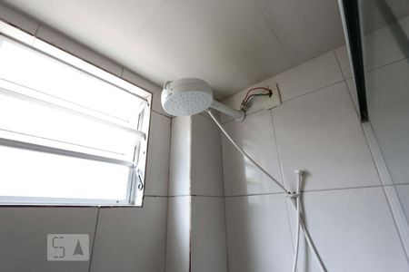 banheiro de apartamento para alugar com 2 quartos, 57m² em Paraisópolis, São Paulo
