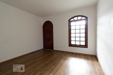 Sala de TV de casa à venda com 4 quartos, 457m² em Vila Tiradentes, São Paulo