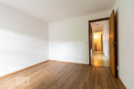 Sala de TV de casa à venda com 4 quartos, 457m² em Vila Tiradentes, São Paulo