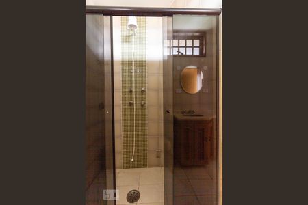 Casa à venda com 457m², 4 quartos e 8 vagasBanheiro Social 1