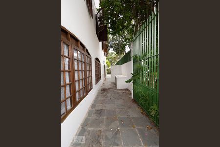 Casa à venda com 457m², 4 quartos e 8 vagasEntrada