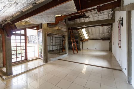 Casa à venda com 457m², 4 quartos e 8 vagasSótão