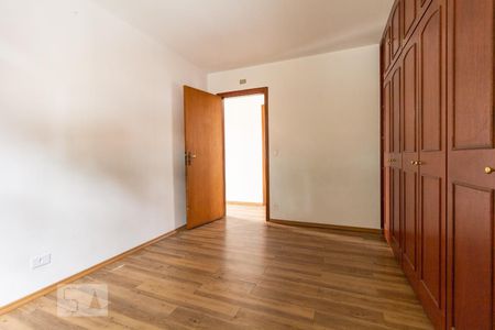 Casa à venda com 457m², 4 quartos e 8 vagasQuarto 2