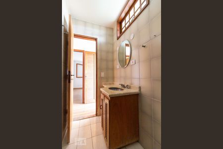 Casa à venda com 457m², 4 quartos e 8 vagasBanheiro Social 1