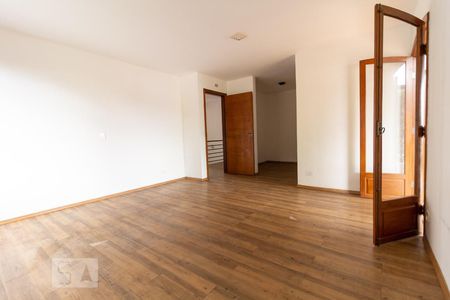 Casa à venda com 457m², 4 quartos e 8 vagasSuíte
