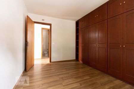 Casa à venda com 457m², 4 quartos e 8 vagasQuarto 2