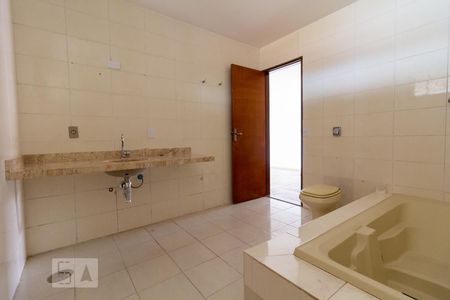 Casa à venda com 457m², 4 quartos e 8 vagasBanheiro da Suíte