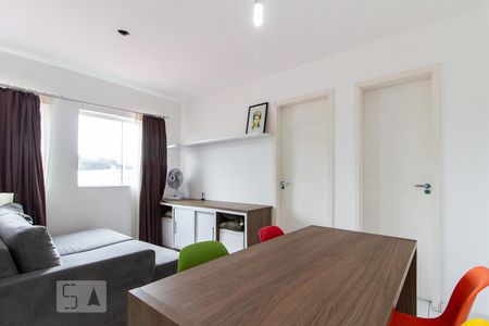 Sala de apartamento para alugar com 1 quarto, 35m² em Cajuru, Curitiba