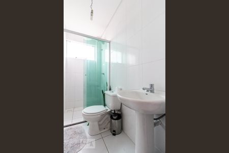Banheiro de apartamento para alugar com 1 quarto, 35m² em Cajuru, Curitiba