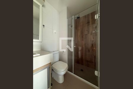 Banheiro social de kitnet/studio para alugar com 1 quarto, 35m² em Campos Elíseos, São Paulo