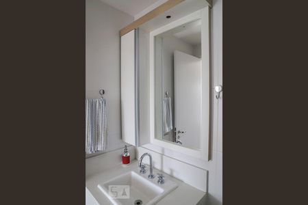 Banheiro de kitnet/studio para alugar com 1 quarto, 35m² em Campos Elíseos, São Paulo