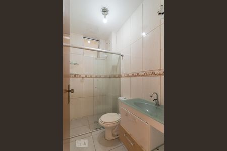Banheiro de apartamento para alugar com 3 quartos, 64m² em Alípio de Melo, Belo Horizonte