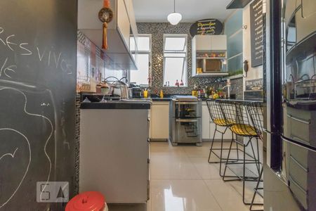 Apartamento à venda com 119m², 3 quartos e 2 vagasCozinha