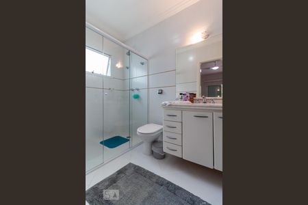 Casa à venda com 450m², 4 quartos e 6 vagas Casa à venda com 450m², 4 quartos e 6 vagasBanheiro da Suíte 1