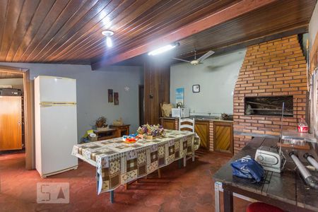 Casa à venda com 252m², 3 quartos e 4 vagas Casa à venda com 252m², 3 quartos e 4 vagasQuiosque com churrasqueira