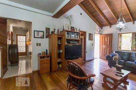 Sala de casa à venda com 3 quartos, 252m² em Teresópolis, Porto Alegre