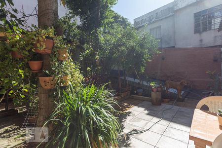 Casa à venda com 252m², 3 quartos e 4 vagas Casa à venda com 252m², 3 quartos e 4 vagasPátio