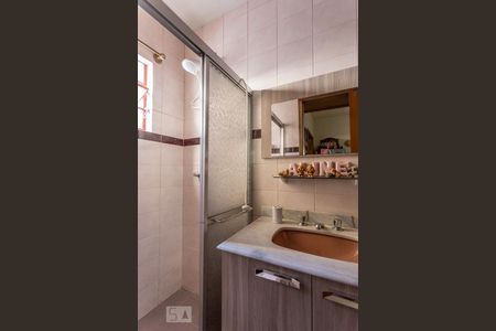 Casa à venda com 252m², 3 quartos e 4 vagas Casa à venda com 252m², 3 quartos e 4 vagasBanheiro