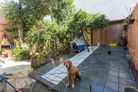 Casa à venda com 252m², 3 quartos e 4 vagas Casa à venda com 252m², 3 quartos e 4 vagasPátio