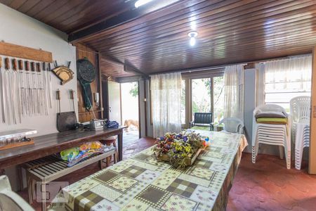 Casa à venda com 252m², 3 quartos e 4 vagas Casa à venda com 252m², 3 quartos e 4 vagasQuiosque com churrasqueira