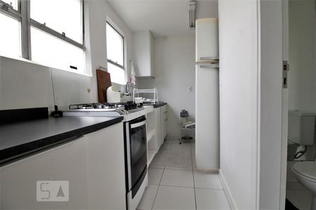 Apartamento à venda com 96m², 2 quartos e 2 vagasCozinha