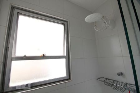 Apartamento à venda com 96m², 2 quartos e 2 vagasChuveiro
