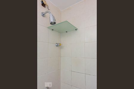 Chuveiro Banheiro Quarto 1 Suíte de apartamento para alugar com 2 quartos, 75m² em Serra, Belo Horizonte
