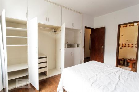 Apartamento à venda com 130m², 4 quartos e 2 vagas Apartamento à venda com 130m², 4 quartos e 2 vagasSUITE