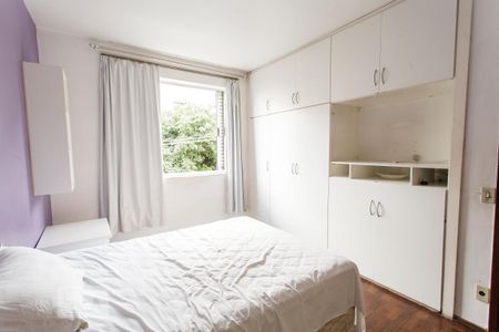 Apartamento à venda com 130m², 4 quartos e 2 vagas Apartamento à venda com 130m², 4 quartos e 2 vagasSUITE