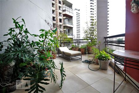 Varanda de apartamento à venda com 3 quartos, 300m² em Real Parque, São Paulo