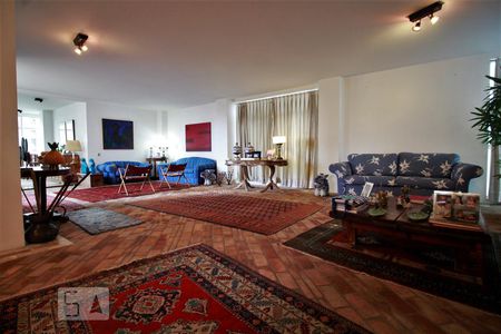 Sala de apartamento à venda com 3 quartos, 300m² em Real Parque, São Paulo