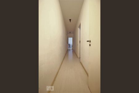 Corredor de apartamento à venda com 3 quartos, 300m² em Real Parque, São Paulo