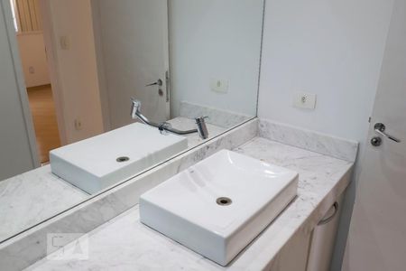 Banheiro (Torneira) de apartamento à venda com 2 quartos, 64m² em Jardim Patente Novo, São Paulo