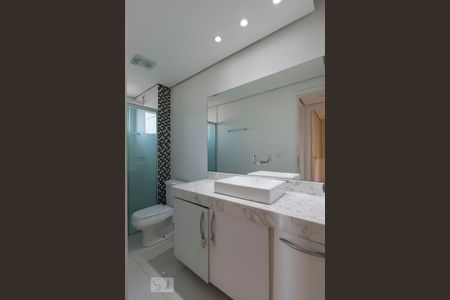 Banheiro de apartamento à venda com 2 quartos, 64m² em Jardim Patente Novo, São Paulo