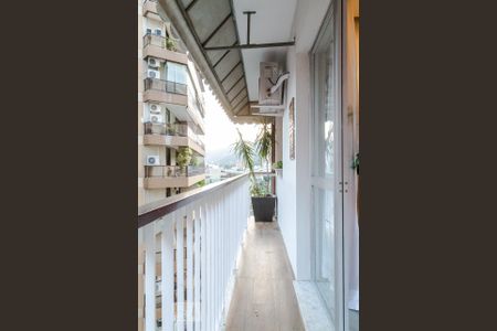 Apartamento para alugar com 85m², 2 quartos e 1 vaga Apartamento para alugar com 85m², 2 quartos e 1 vagaVaranda