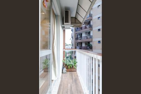 Apartamento para alugar com 85m², 2 quartos e 1 vaga Apartamento para alugar com 85m², 2 quartos e 1 vagaVaranda - Suíte