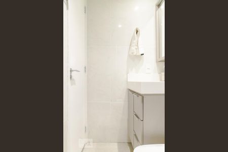 Apartamento para alugar com 85m², 2 quartos e 1 vaga Apartamento para alugar com 85m², 2 quartos e 1 vagaBanheiro