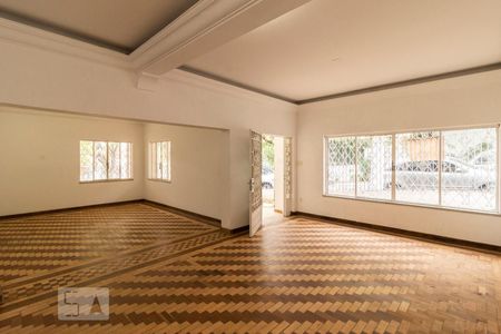 Casa para alugar com 495m², 4 quartos e 8 vagasSala